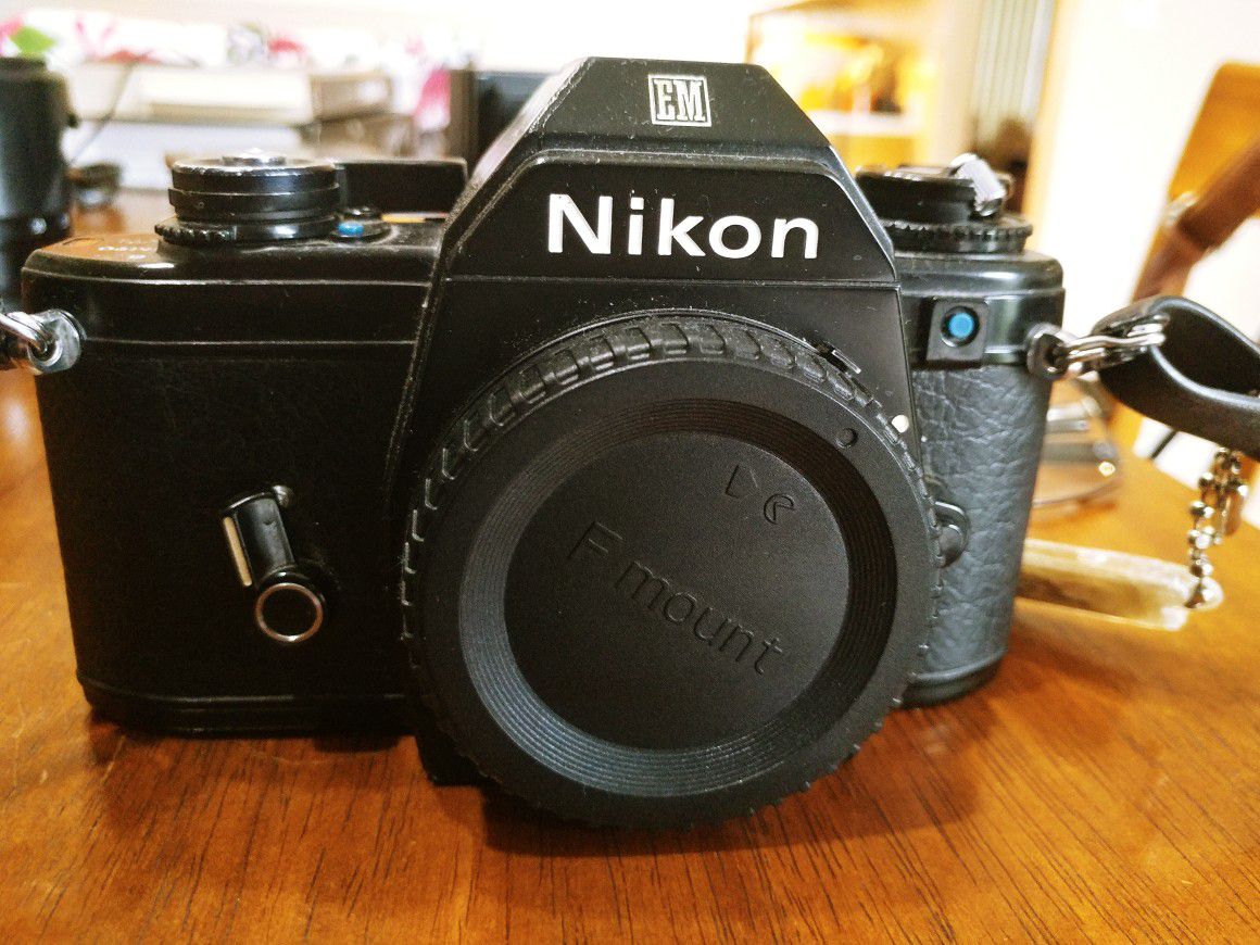 Nikon EM film camera\make an offer