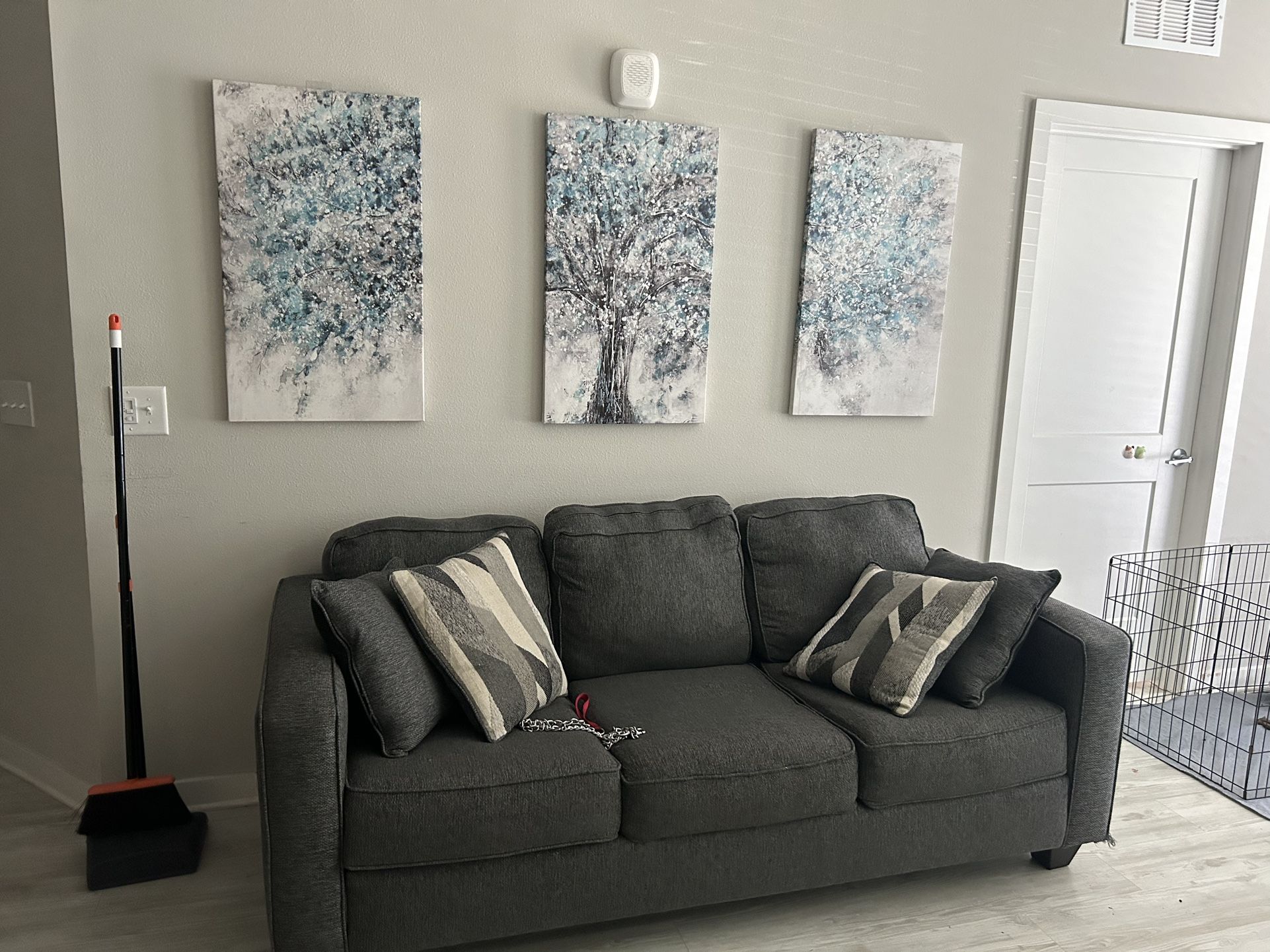 Selling 2 Couches $500 !! 1 YEAR USE