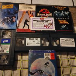 Vintage VHS lot Jurassic Park, Jackie Brown, empire strikes back. E.T. rare