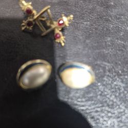 Christmas Pi And Two Earings Used