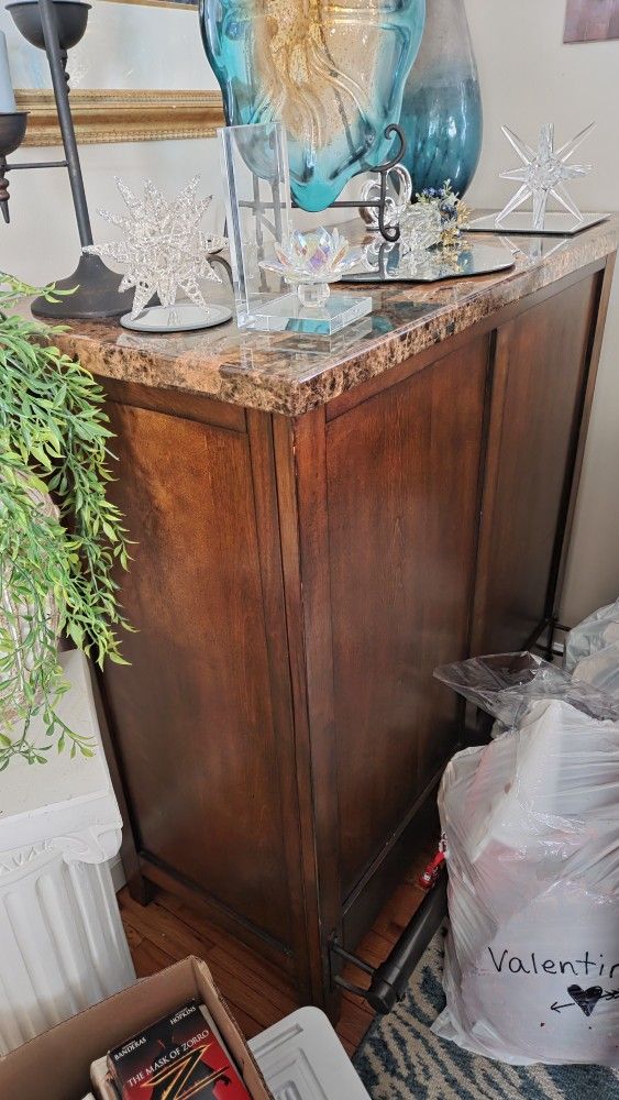 Bar With Two Bar Stools