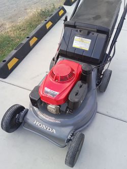 HONDA HRC-216 COMMERCIAL MOWER