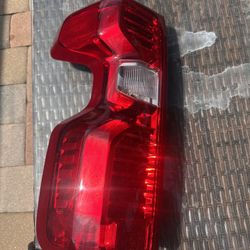 Chevrolet Silverado 2019+ Driver Side Taillight 