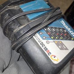 Makita7.2-18v Battery Charger NO Flaws Work Great