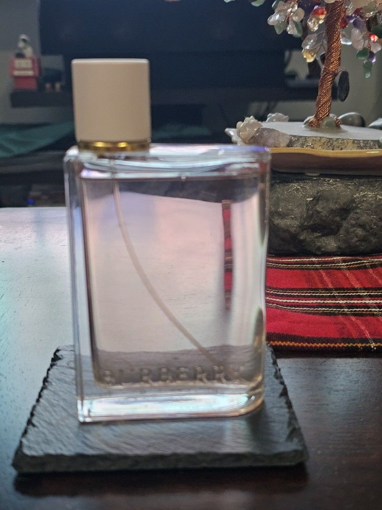 Burberry HER Perfume 