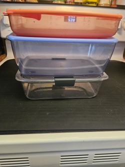 Tupperware/ Rubbermaid