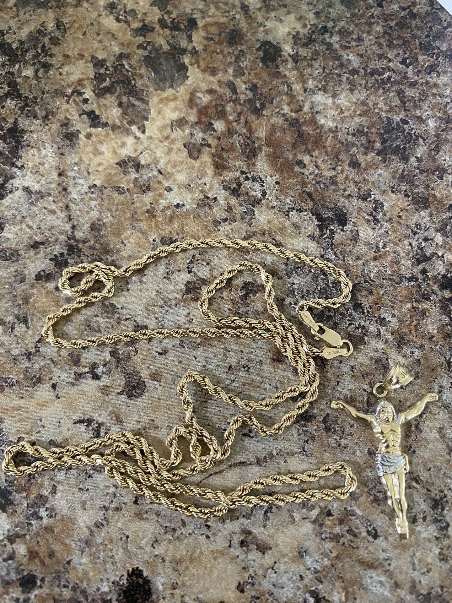 Gold 10k  Chain And Medallion 