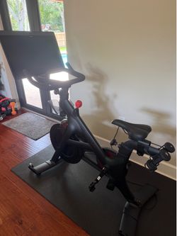 2020 peloton bike swivel screen