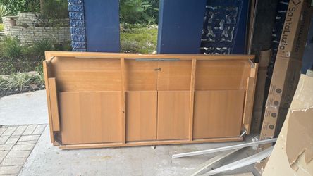 Free Expandable Dining Table Set