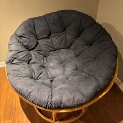 Circle Papasan Chair with Black Cushion