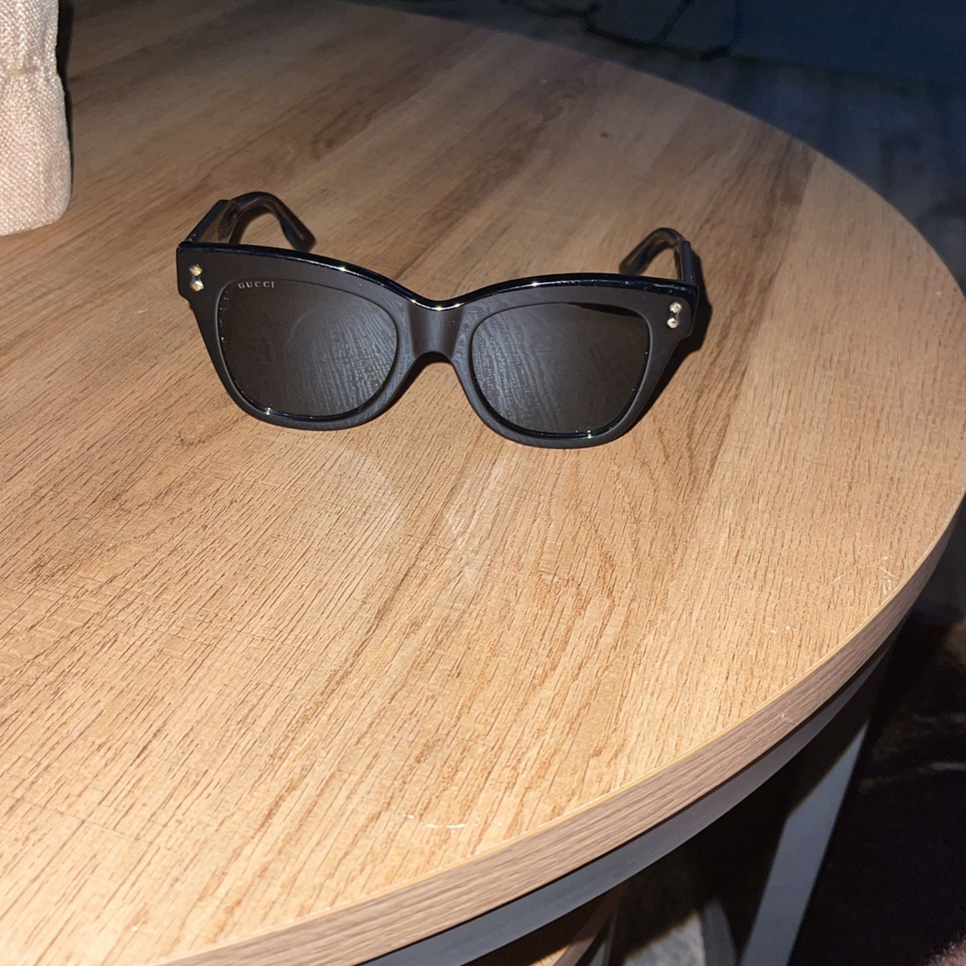 Authentic Gucci can I framed sunglasses