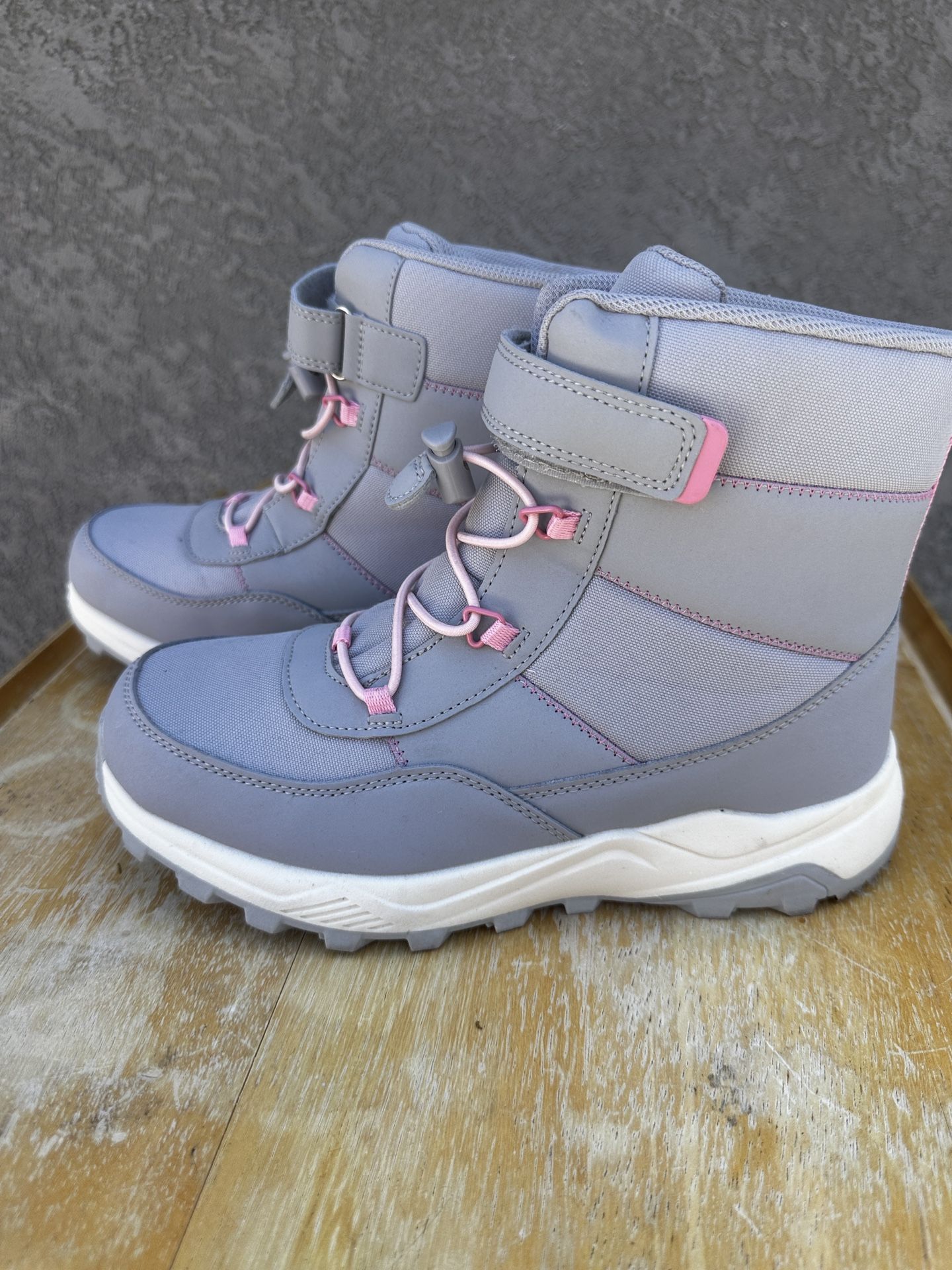 winter boots gray cat & jack