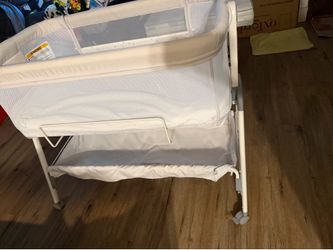 Baby Bassinet Bedside Sleeper, All-Mesh, 5 Heights, Locking Wheels