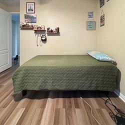 Twin XL Adjustable Electric Bed + Mattress & Remote