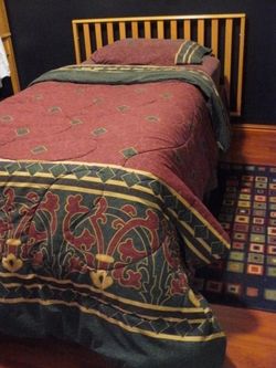 BEDDING Wamsutta Twin Burgundy Comforter