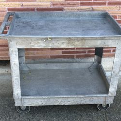 Rubbermaid Utility cart 