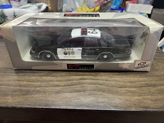 UT Models 1:18 Chevrolet Caprice Saloon California Brea Police 