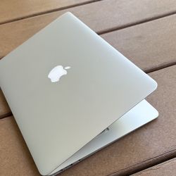 Apple MacBook Air 13” i5/4GB/256GB SSD $180 