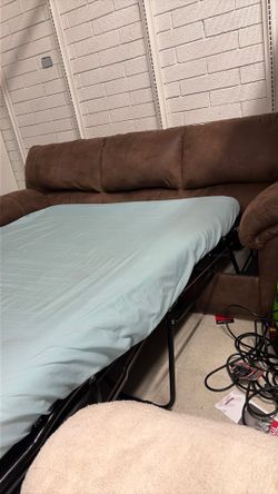 Ashley Couch Queen\Full Pull Out Bed