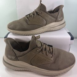 Skechers men’s delson swift fit hands free shoes - size 10