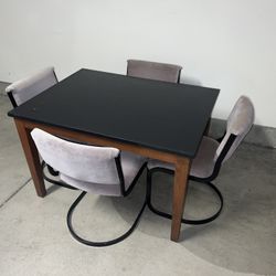 Table & Chairs