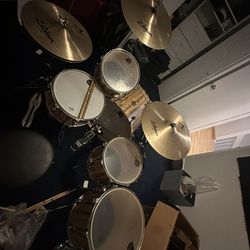 Mapex Drums With Zildjan Cymbals Barely Used 