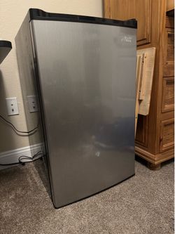 Artic Zone Mini Fridge