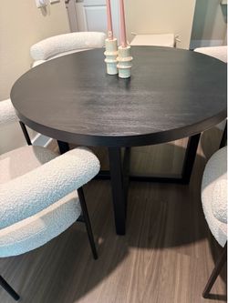 Dining table for sale