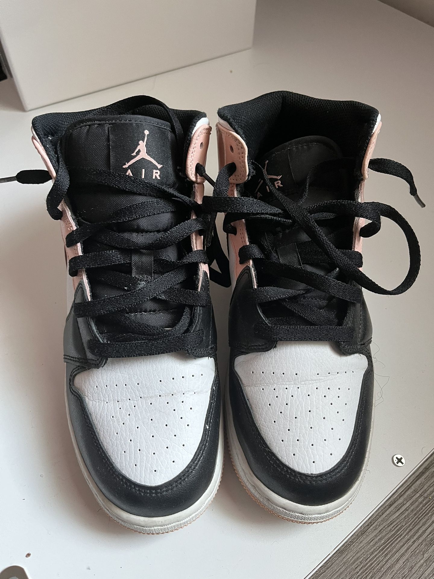 Jordan 1 Mid