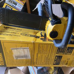 12” Brushless Compact Chainsaw 