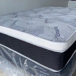 Queen Euro Bamboo Orthopedic Pillow Top!!