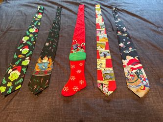 Stand out at your next holiday party! Grab this festive collection of 5 Christmas neckties for just $30🎅✨