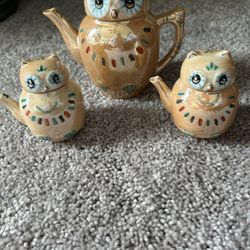 Vintage “Cat” Teapots