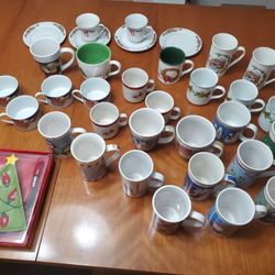 (29). Christmas Coffee Mugs Santa Claus Frosty Snowman Starbucks (4) Saucers (1) Serving Dish With Knife