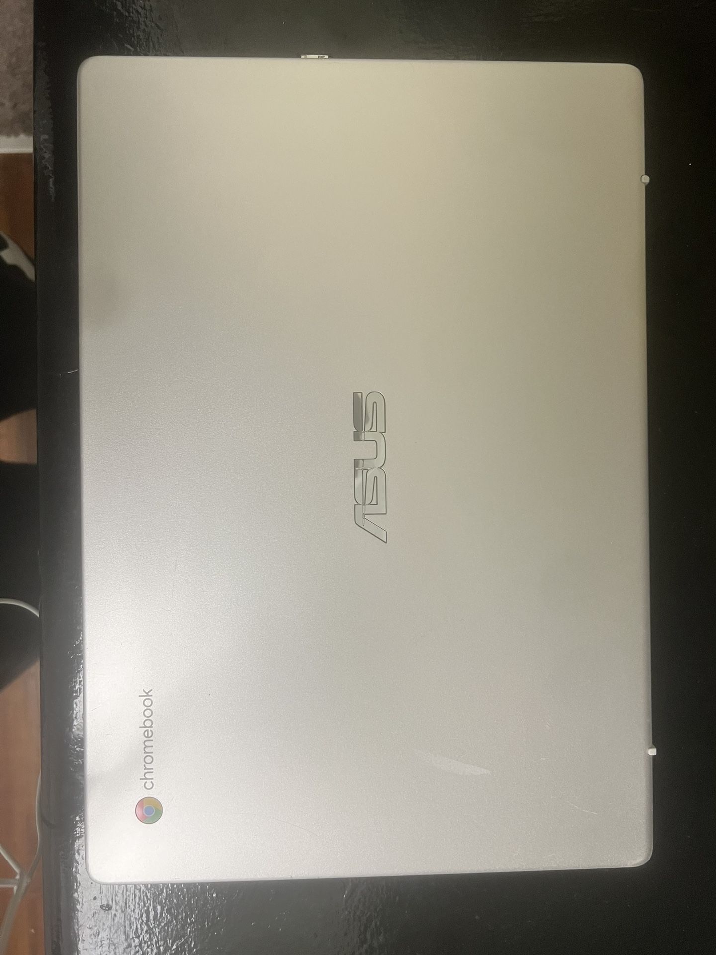 ASUS Chromebook C424