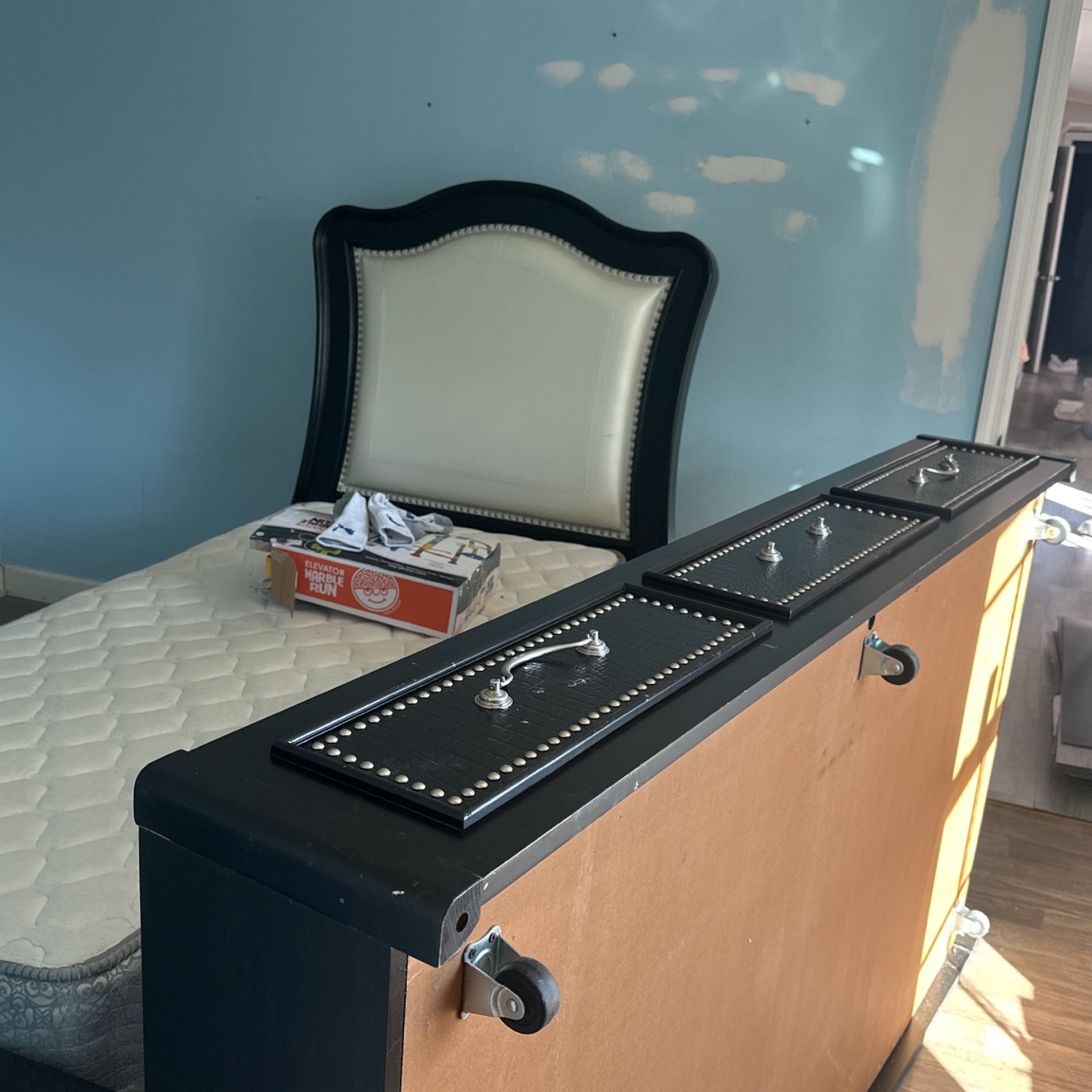 Twin Bed