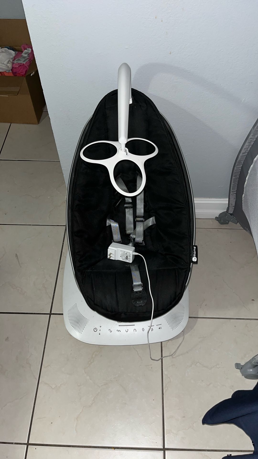 4 Moms MamaRoo Multi-Motion Smart Swing