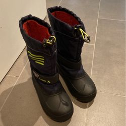 Almost New Boy Size 4 Winter Boot By Kamik 