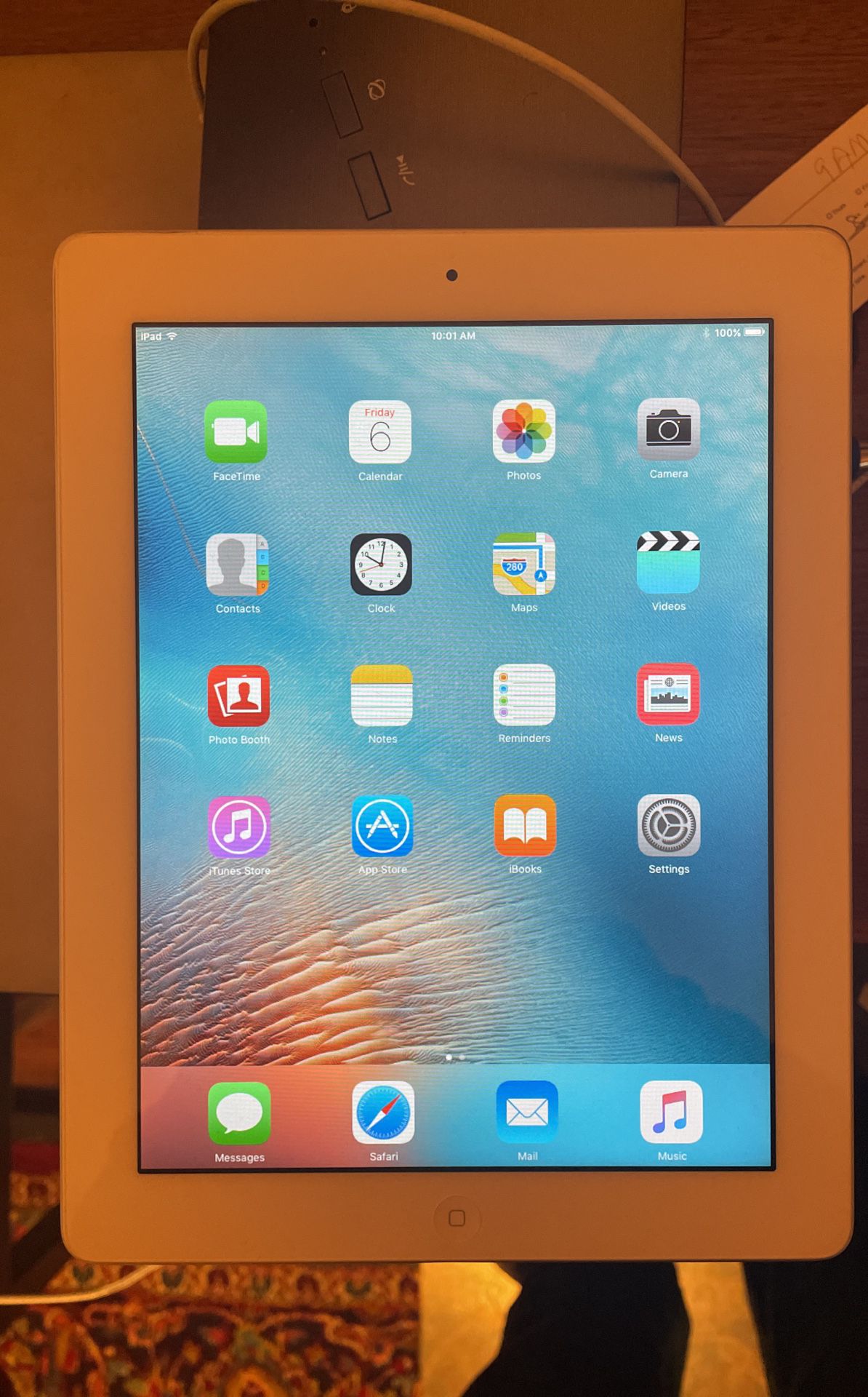 iPad 2 64gb With Cable And Charger