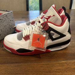 Jordan 4 Fire Red Size 9