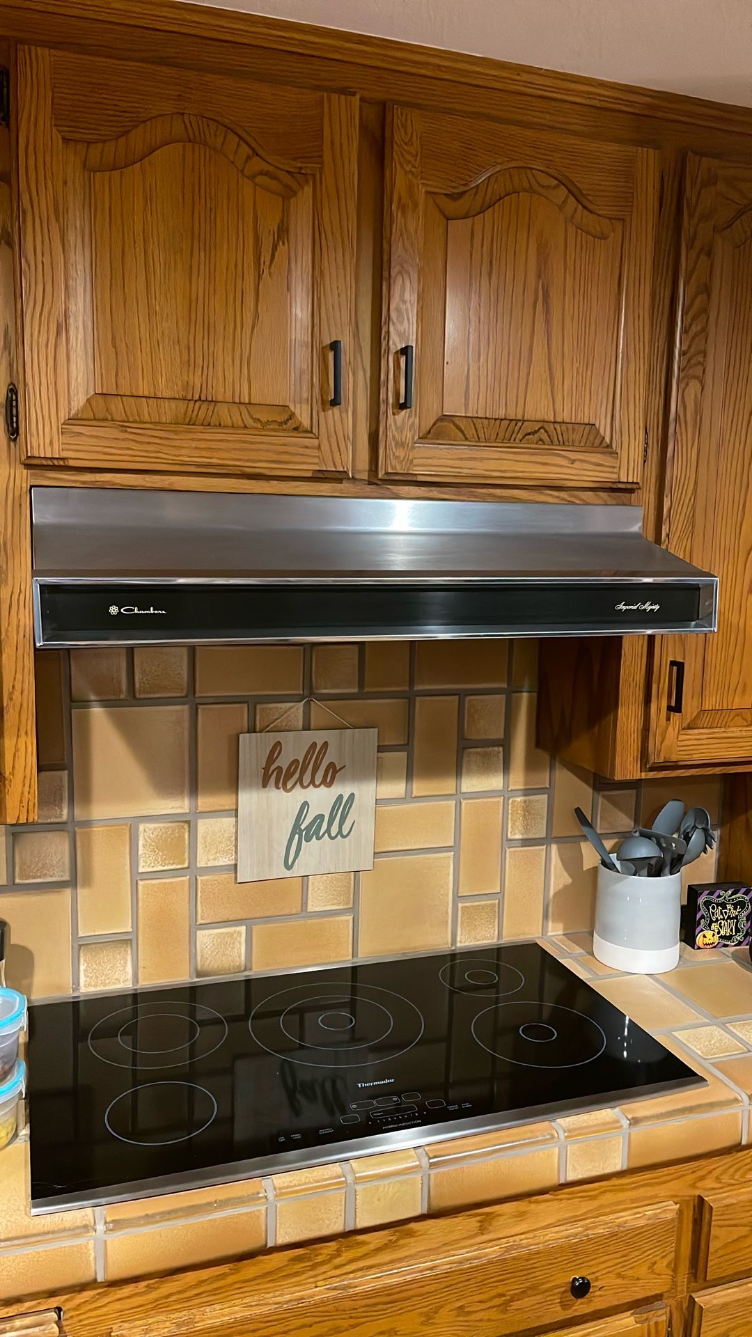 Chambers Under Cabinet Hood