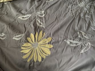 King comforter and pillow