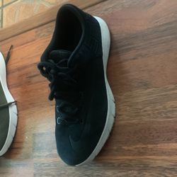 Nike Training Shoe (Black)