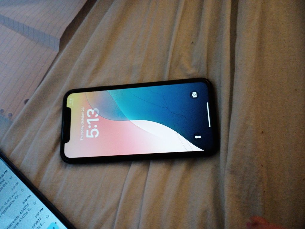 Iphone Xr. Asking $85 