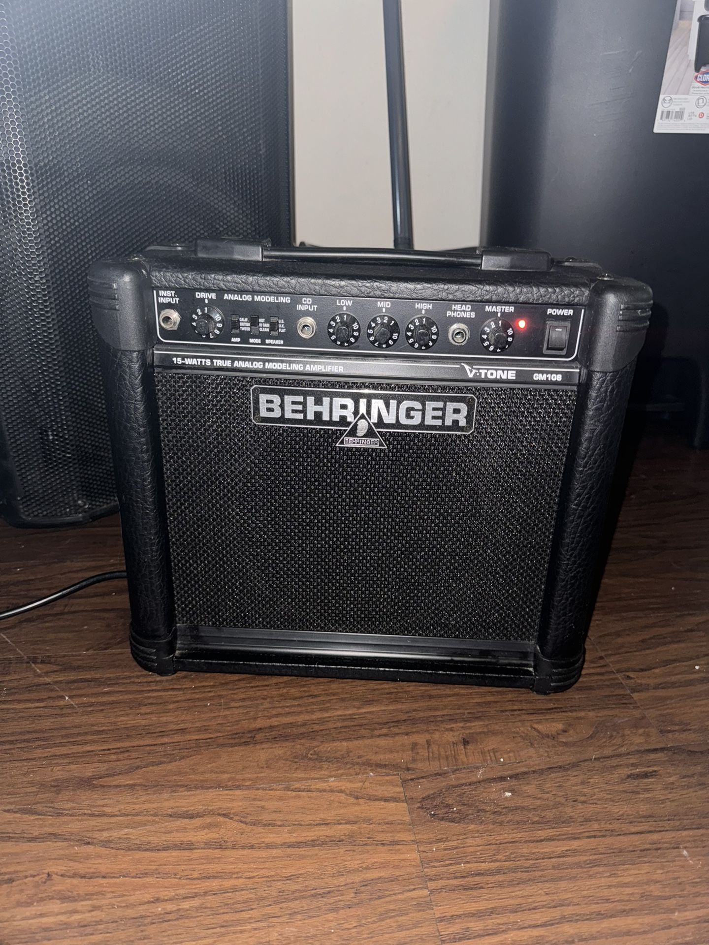 Behringer V-Tone Gm108 Amplifier