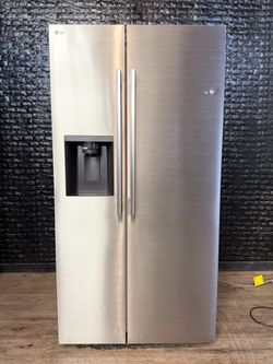 LG SIDE BY SIDE REFRIGERATOR w/WARRANTY! R2941A
