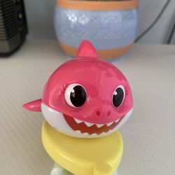 Pinkfong Baby Shark Mommy Shark Surfer With Wheels