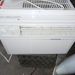 Air Conditioner 6000 Btu Frigidaire Window AC