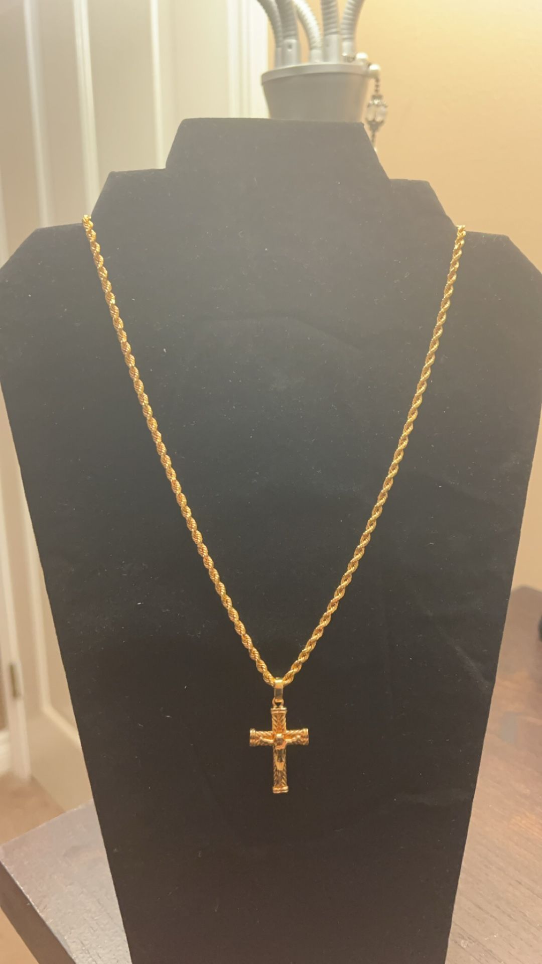 21k Gold Chain With Cross Pendant 