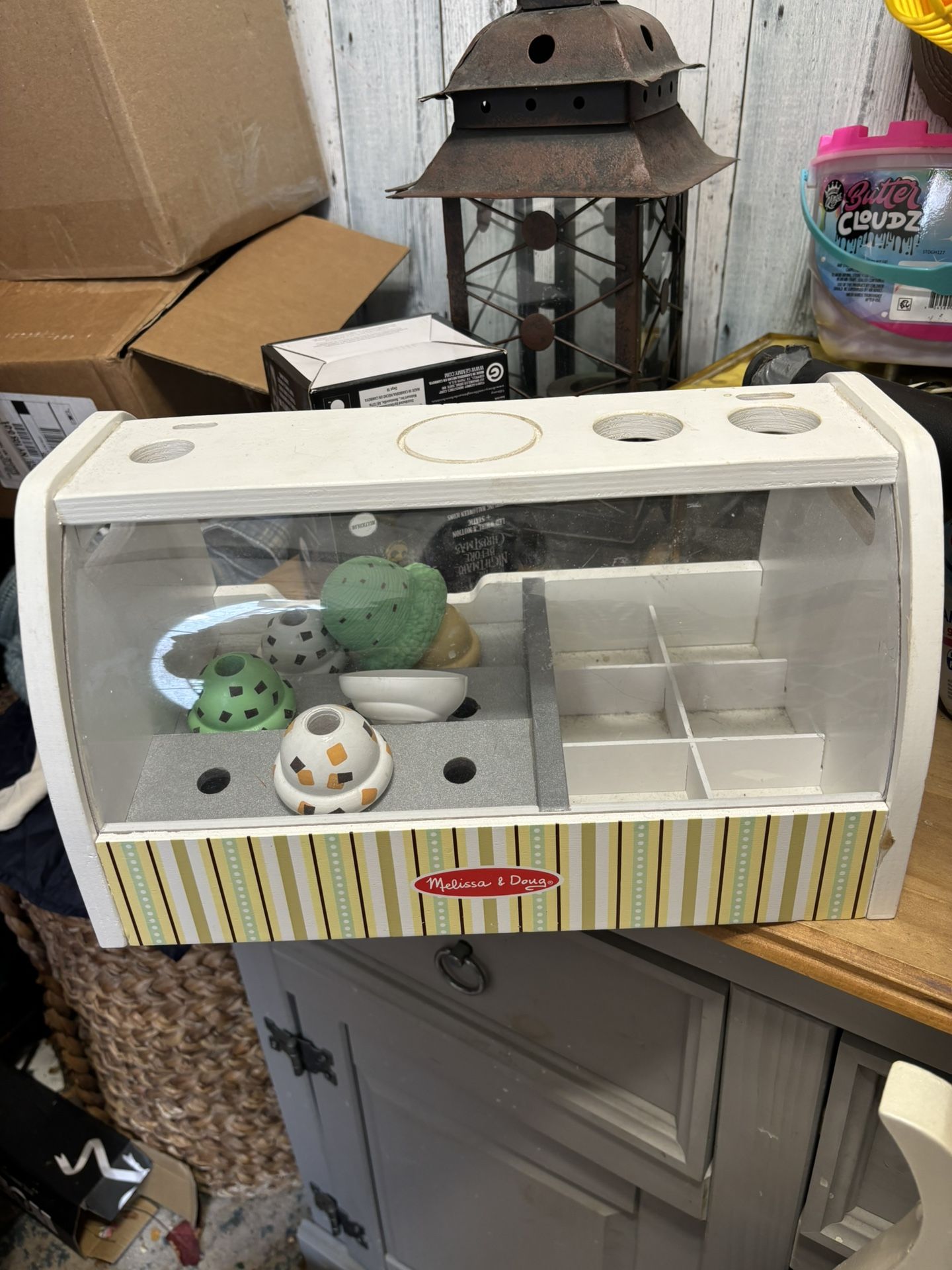 Melissa and doug playsets/ plus kitchen